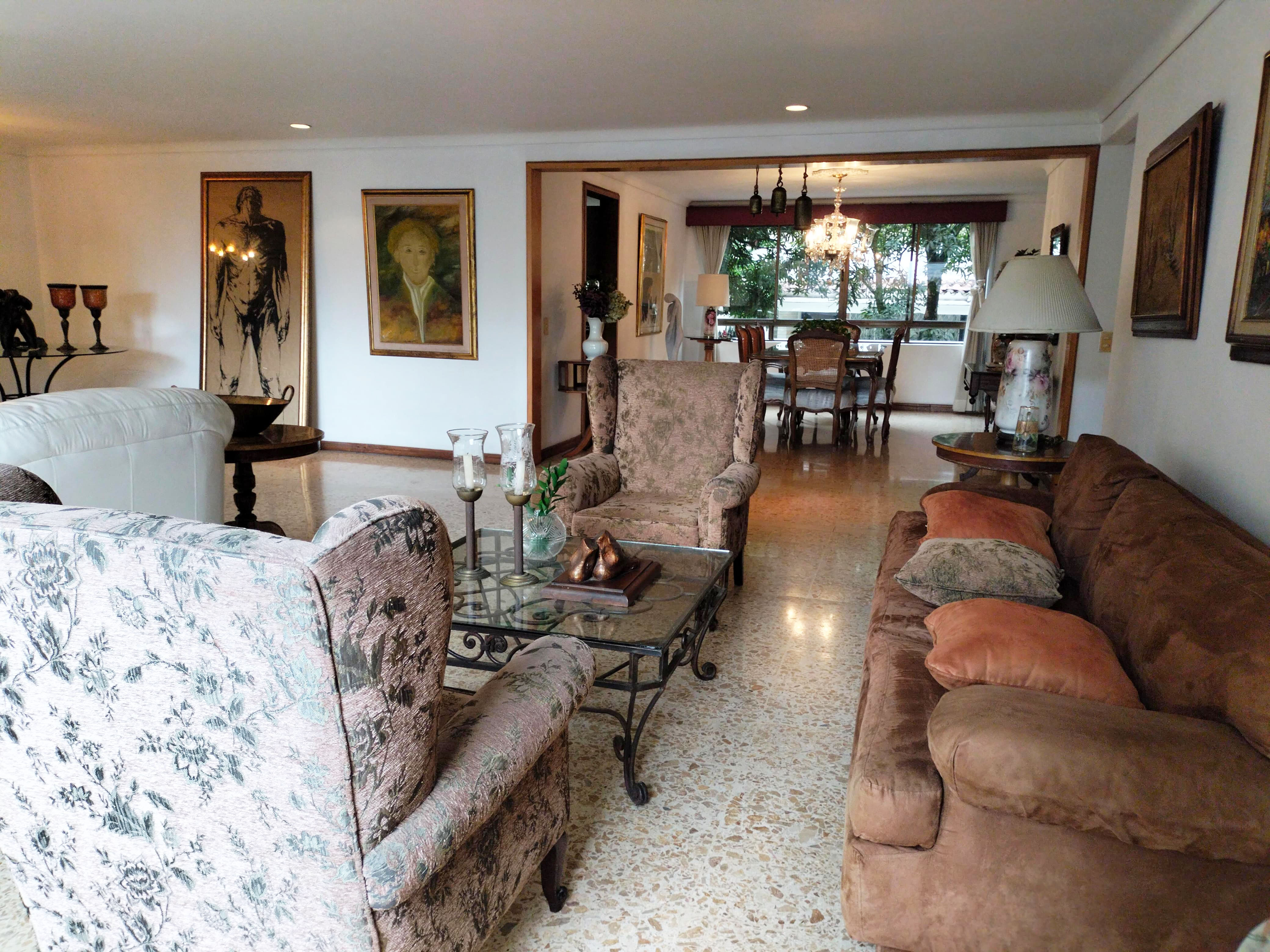 Apartamento en venta en El Poblado, Medellín · foto 3 de 15