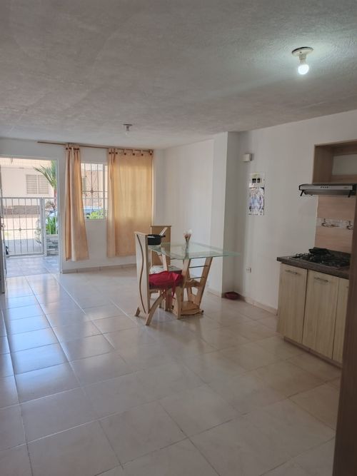 Casa de 6 alcobas en venta en Alfaguara, Jamundí, 230 m² · foto 2 de 9
