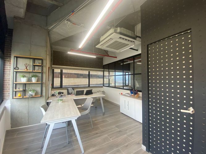 Oficina en arriendo en El Poblado, Medellín, 500 m² · foto 8 de 12