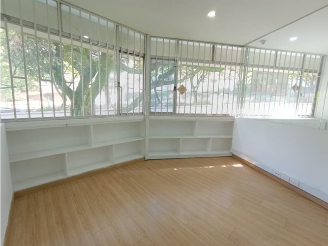 Oficina en arriendo en Manila, Medellín, 57 m² · foto 4 de 11