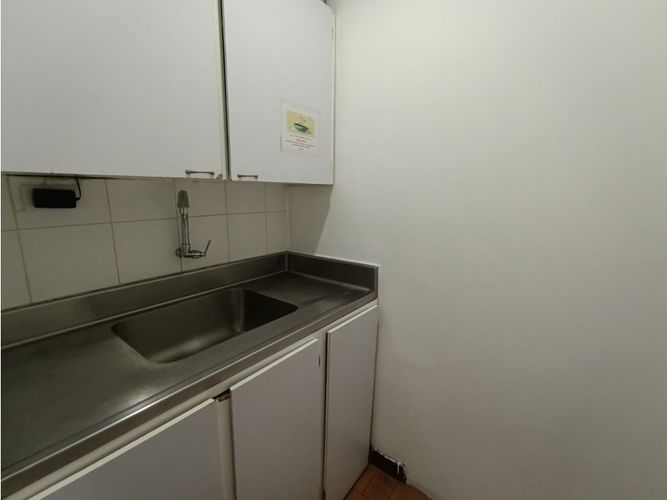 Oficina en arriendo en Manila, Medellín, 57 m² · foto 10 de 11