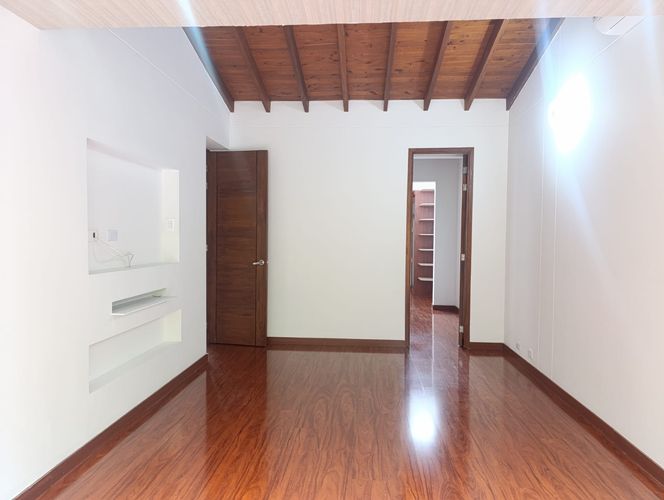 Casa de 3 alcobas en arriendo en El Poblado, Medellín, 360 m² · foto 13 de 17