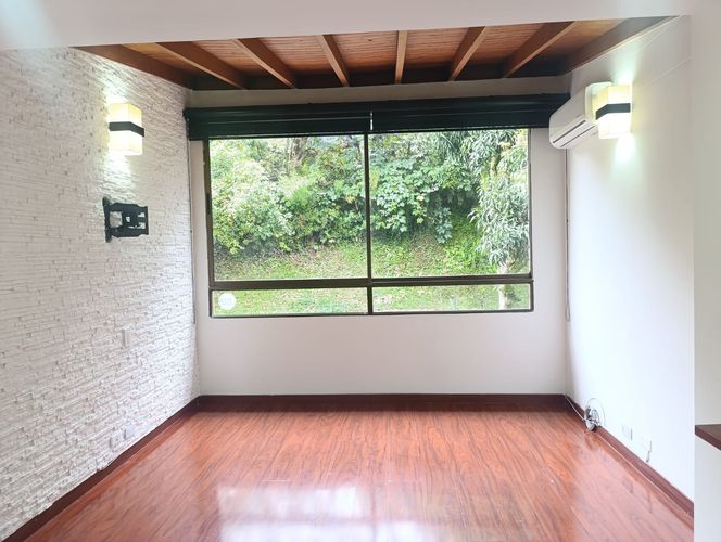 Casa de 3 alcobas en arriendo en El Poblado, Medellín, 360 m² · foto 11 de 17