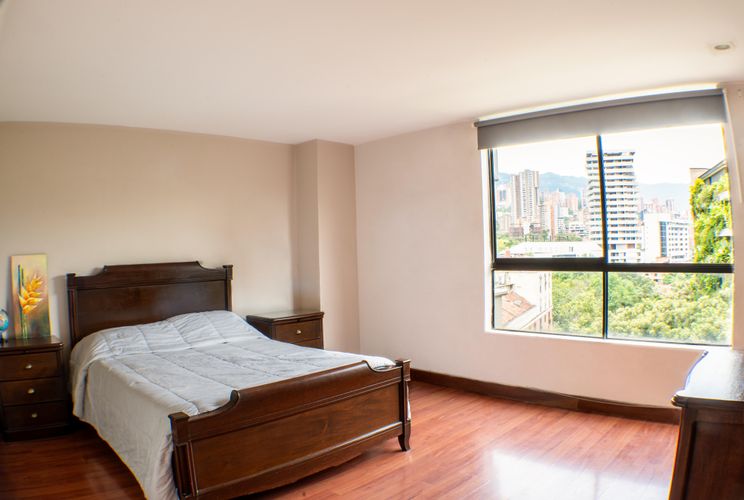 Apartamento de 3 alcobas en arriendo en El Poblado, Medellín, 170 m² · foto 8 de 9