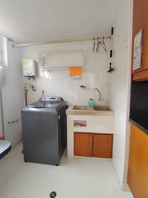 Apartamento de 5 alcobas en venta en Laureles, Medellín, 112 m² · foto 19 de 24