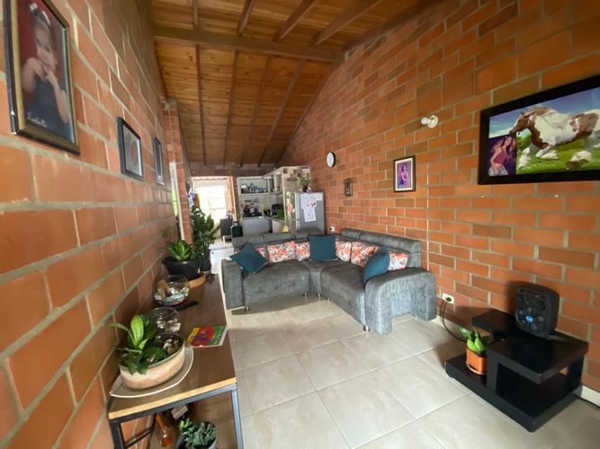 Casa de 3 alcobas en venta en Villagorgona, Candelaria, 97 m² · foto 6 de 17