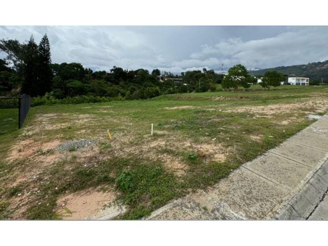 Lote en venta en Ruitoque Condominio, Girón, 692 m² · foto 3 de 5