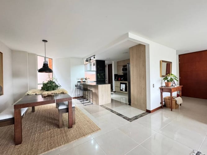 Apartamento de 3 alcobas en arriendo en El Diamante No. 2, Medellín, 180 m² · foto 7 de 24