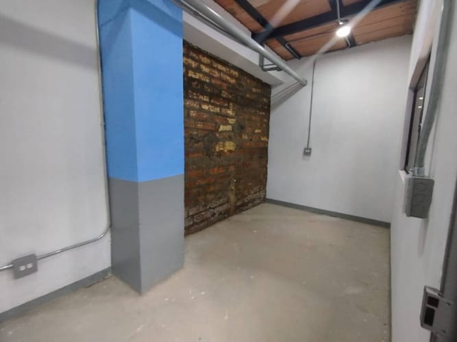 Bodega en arriendo en Manrique Central, Medellín, 220 m² · foto 4 de 11
