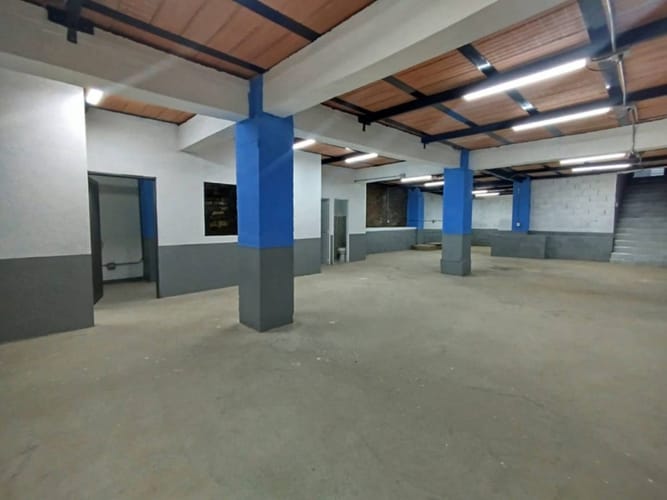 Bodega en arriendo en Manrique Central, Medellín, 220 m² · foto 7 de 11