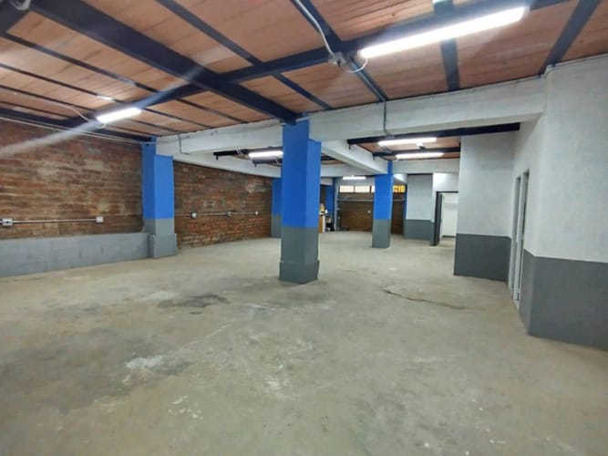 Bodega en arriendo en Manrique Central, Medellín, 220 m² · foto 9 de 11