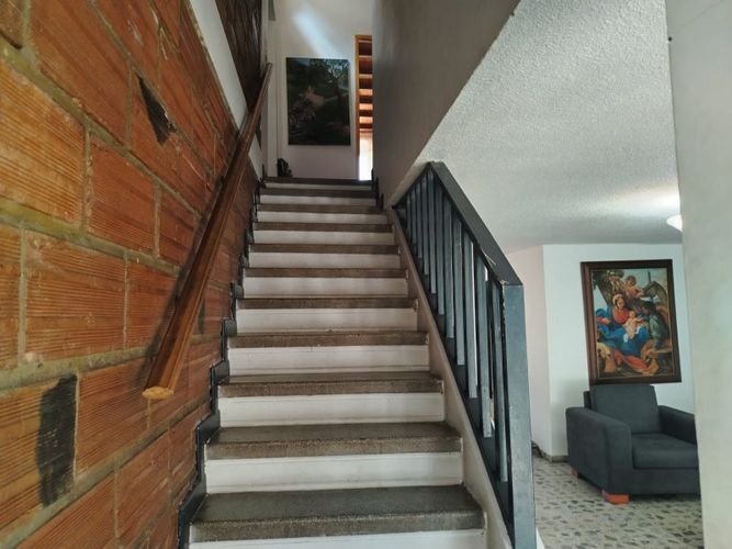 Casa de 6 alcobas en venta en Calasanz Parte Alta, Medellín, 300 m² · foto 3 de 16