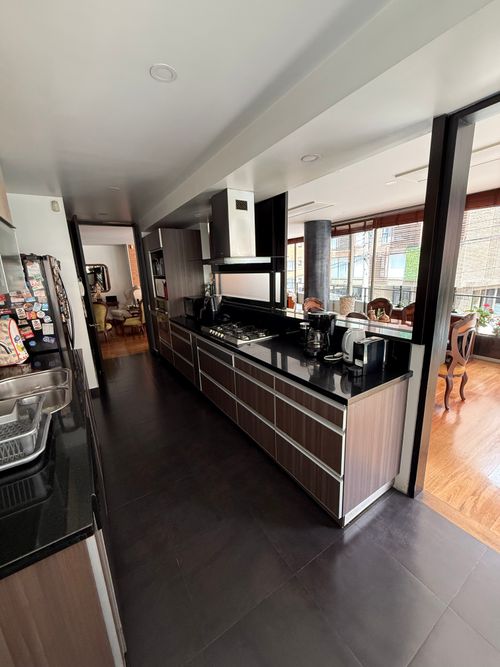 Apartamento de 3 alcobas en venta en Los Rosales, Bogotá, 265 m² · foto 6 de 19