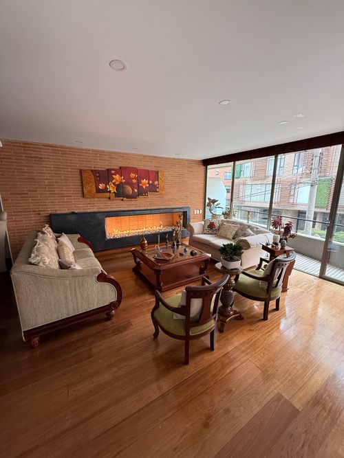 Apartamento de 3 alcobas en venta en Los Rosales, Bogotá, 265 m² · foto 7 de 19