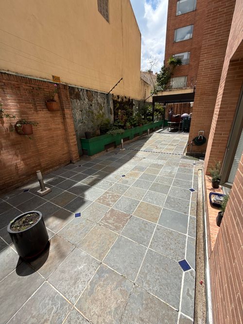 Apartamento de 3 alcobas en venta en Los Rosales, Bogotá, 265 m² · foto 2 de 19