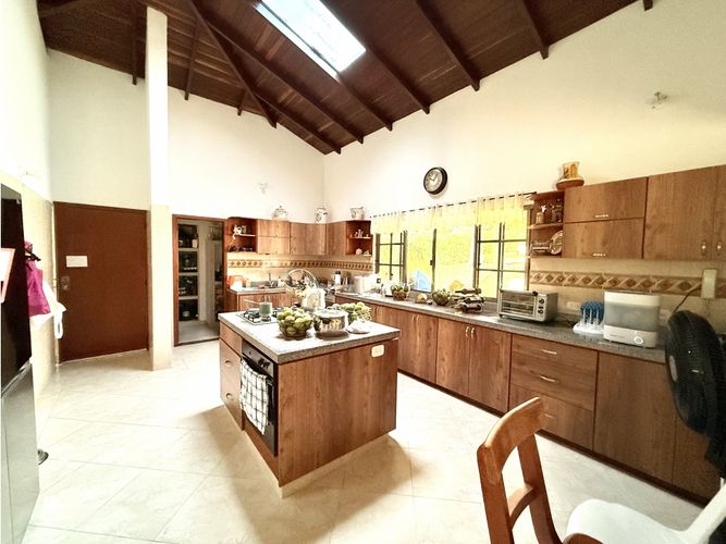 Casa de 5 alcobas en venta en Armenia, 380 m² · foto 3 de 24