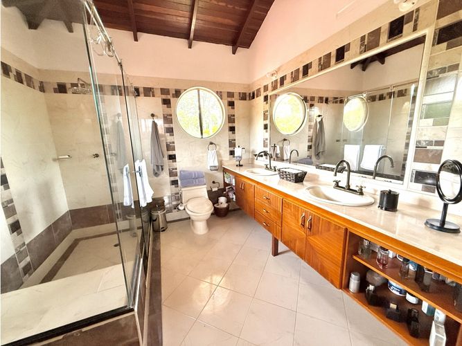Casa de 5 alcobas en venta en Armenia, 380 m² · foto 4 de 24