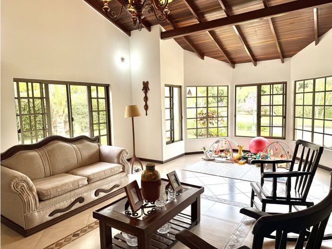 Casa de 5 alcobas en venta en Armenia, 380 m² · foto 7 de 24