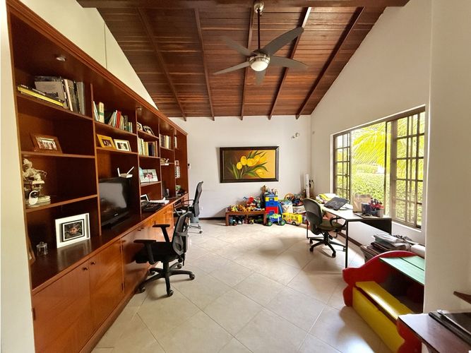 Casa de 5 alcobas en venta en Armenia, 380 m² · foto 8 de 24