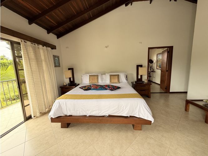 Casa de 5 alcobas en venta en Armenia, 380 m² · foto 13 de 24
