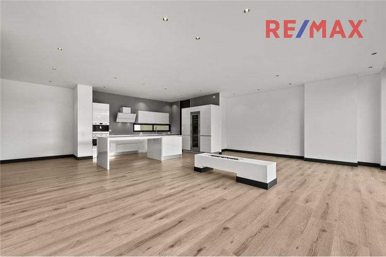 Apartamento de 3 alcobas en venta en El Virrey, Bogotá, 240 m² · foto 2 de 24