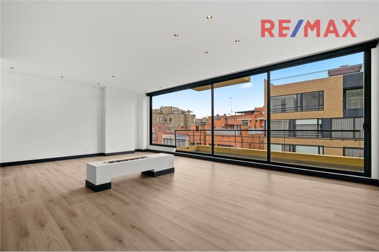 Apartamento de 3 alcobas en venta en El Virrey, Bogotá, 240 m² · foto 3 de 24