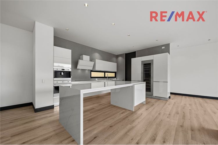 Apartamento de 3 alcobas en venta en El Virrey, Bogotá, 240 m² · foto 5 de 24