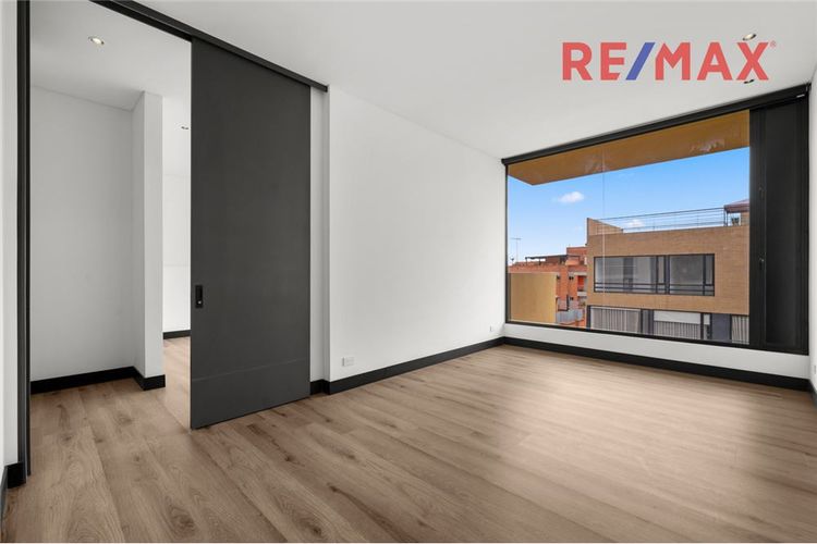 Apartamento de 3 alcobas en venta en El Virrey, Bogotá, 240 m² · foto 10 de 24