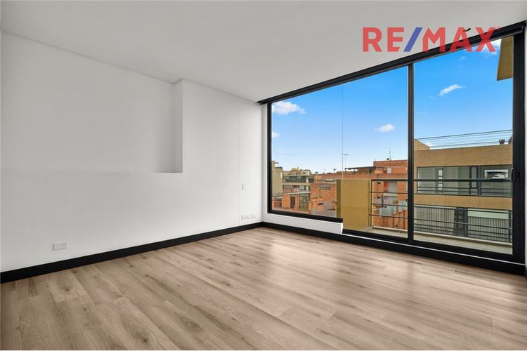 Apartamento de 3 alcobas en venta en El Virrey, Bogotá, 240 m² · foto 11 de 24