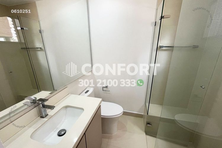 Apartamento de 2 alcobas en arriendo en El Poblado, Medellín, 135 m² · foto 10 de 22