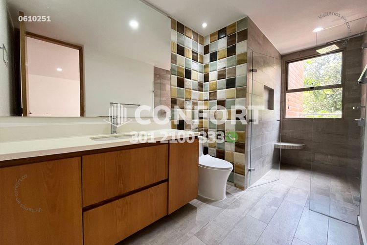 Apartamento de 2 alcobas en arriendo en El Poblado, Medellín, 135 m² · foto 14 de 22