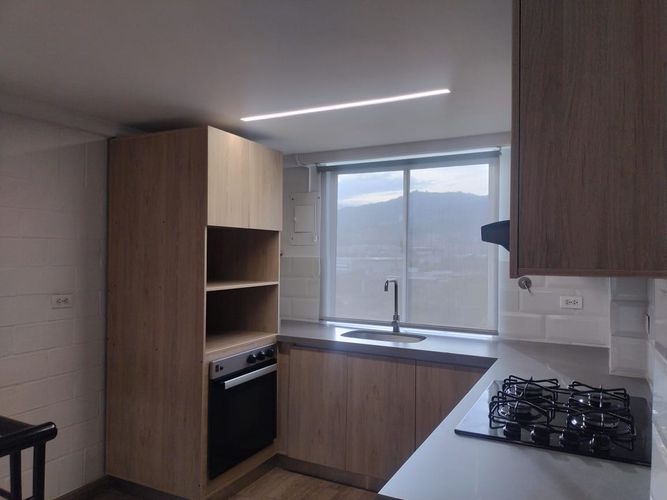 Apartamento de 1 alcoba en arriendo en El Poblado, Medellín, 63 m² · foto 3 de 13