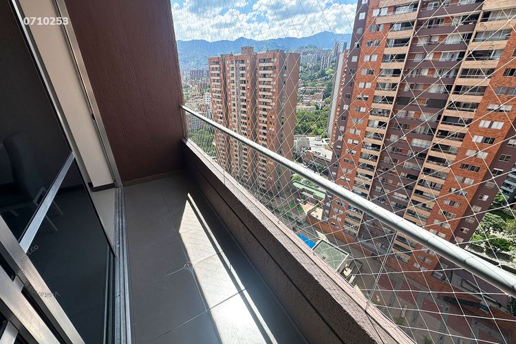 Apartamento de 3 alcobas en arriendo en San German, Medellín, 80 m² · foto 5 de 24