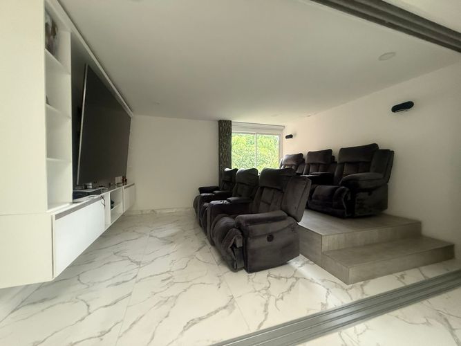 Casa de 4 alcobas en venta en San Lucas, Medellín, 430 m² · foto 16 de 24