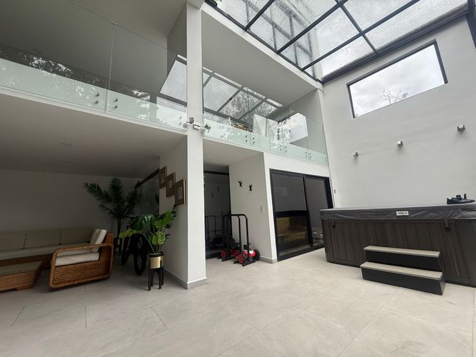 Casa de 4 alcobas en venta en San Lucas, Medellín, 430 m² · foto 13 de 24