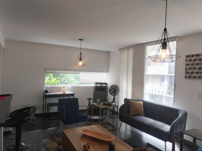 Apartamento en venta en El Poblado, Medellín · foto 2 de 11