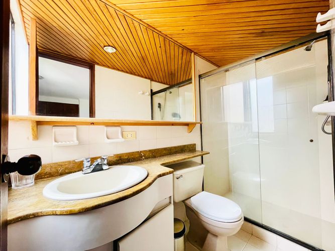 Apartamento de 3 alcobas en venta en El Poblado, Medellín, 180 m² · foto 19 de 20