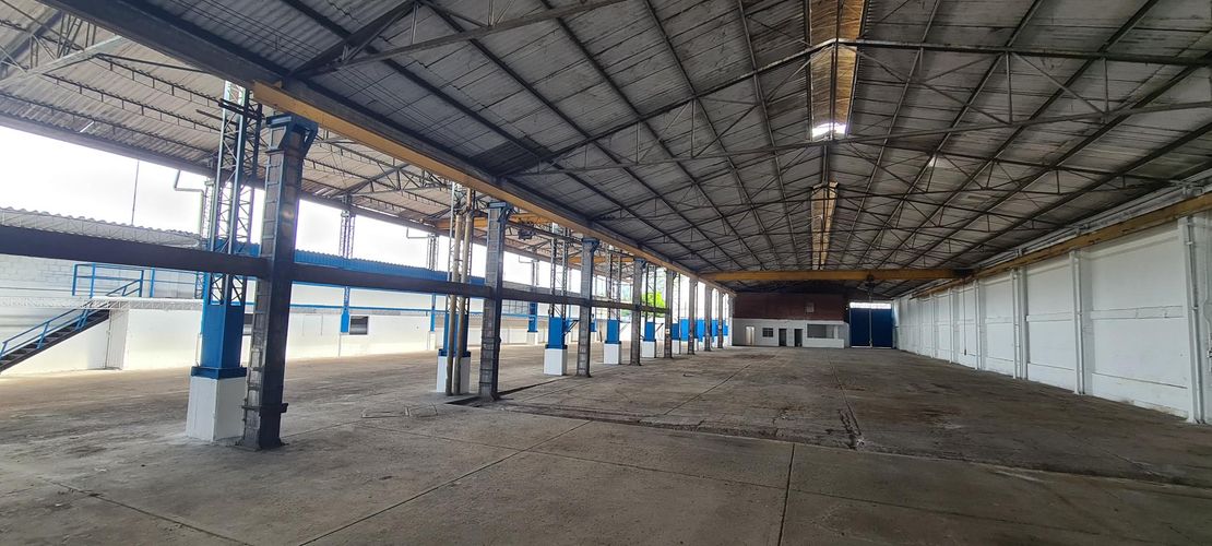 Bodega en arriendo en Zona Industrial, Yumbo, 2230 m² · foto 2 de 24