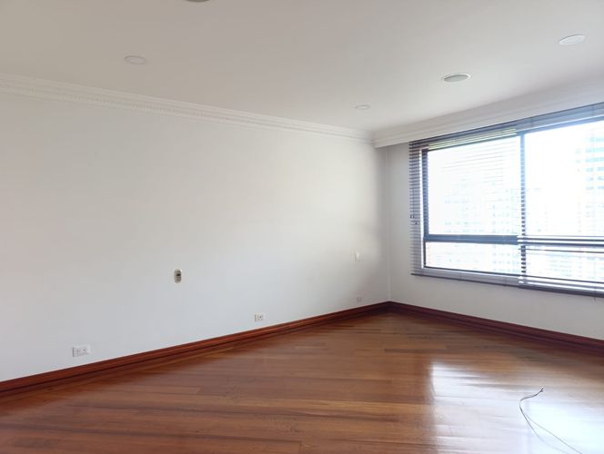 Apartamento de 4 alcobas en arriendo en El Poblado, Medellín, 425 m² · foto 12 de 19