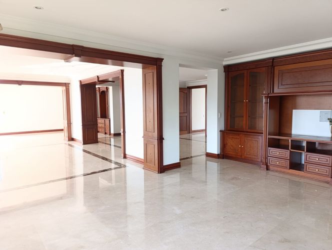 Apartamento de 4 alcobas en arriendo en El Poblado, Medellín, 425 m² · foto 9 de 19
