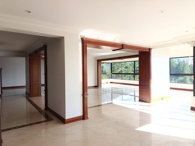 Apartamento de 4 alcobas en arriendo en El Poblado, Medellín, 425 m² · foto 3 de 19