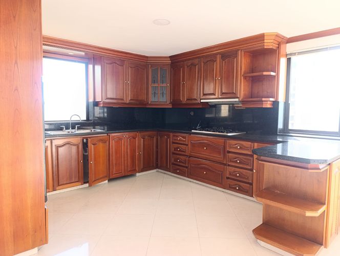 Apartamento de 4 alcobas en arriendo en El Poblado, Medellín, 425 m² · foto 7 de 19