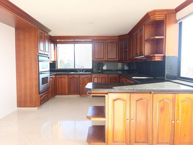 Apartamento de 4 alcobas en arriendo en El Poblado, Medellín, 425 m² · foto 6 de 19