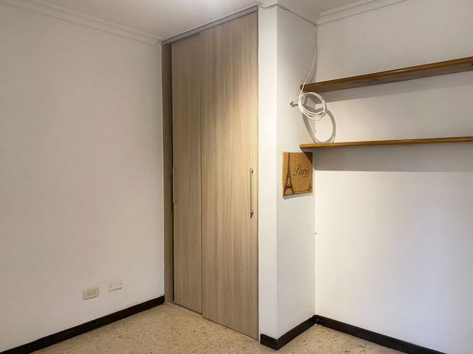 Apartamento de 3 alcobas en venta en El Castillo, Medellín, 125 m² · foto 10 de 15
