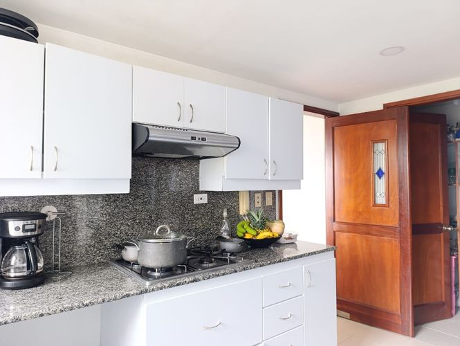 Apartamento de 3 alcobas en arriendo en El Poblado, Medellín, 173 m² · foto 6 de 18