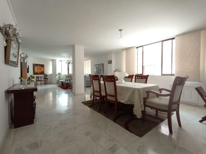 Apartamento de 3 alcobas en venta en Altos Del Prado, Barranquilla, 198 m² · foto 2 de 21