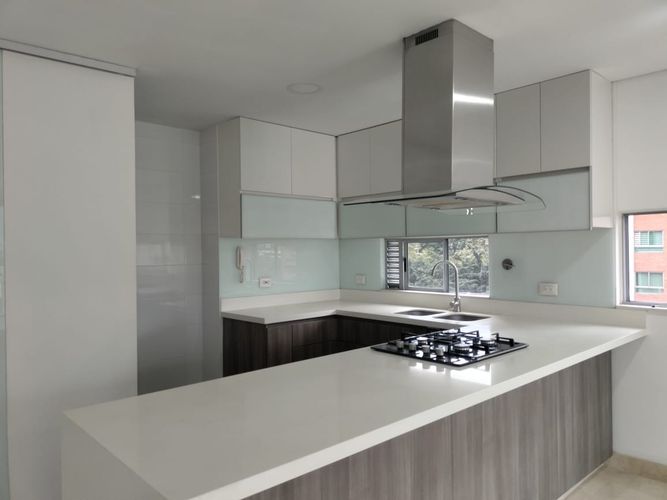 Apartamento de 1 alcoba en arriendo en El Poblado, Medellín, 95 m² · foto 4 de 13