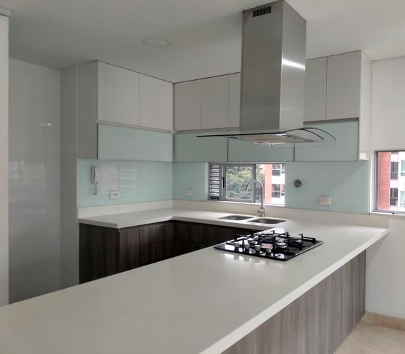 Apartamento de 1 alcoba en arriendo en El Poblado, Medellín, 95 m² · foto 3 de 13