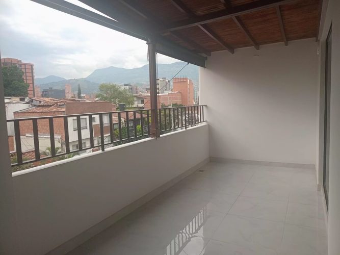 Apartamento de 3 alcobas en venta en Laureles, Medellín, 166 m² · foto 17 de 18