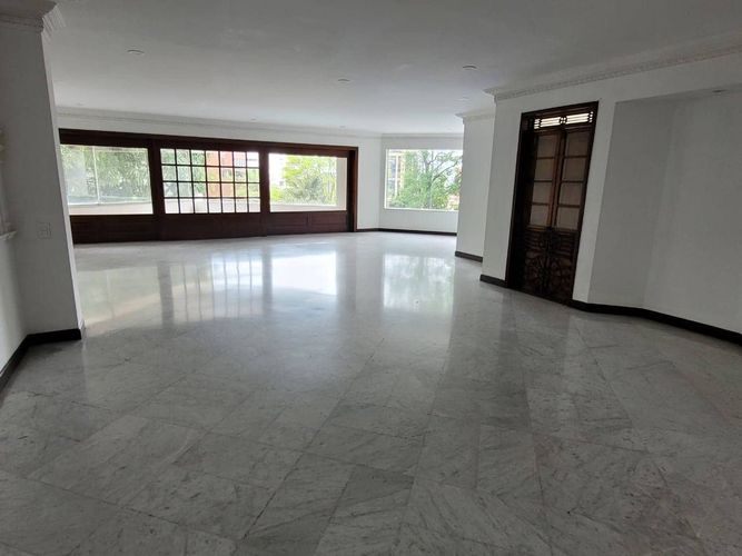Apartamento de 3 alcobas en venta en Normandia, Cali, 433 m² · foto 2 de 24